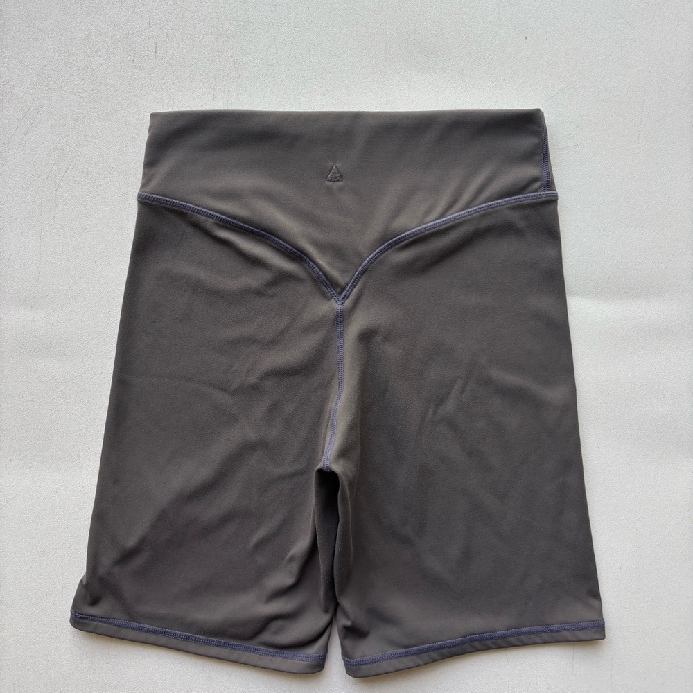 Vitality Biker shorts size 6 small/medium grey with purple seams